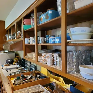 Estate Sale: Vintage Kitchenware