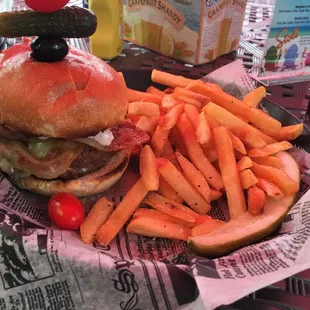 Patio and grill ,Great prices,service, burger atmosphere very laid back Happy hour till 6:00