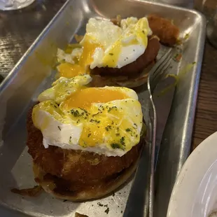 Eggs benedict