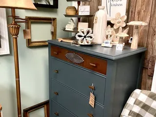 Little Sister's Antiques