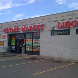 the front of a liquor store