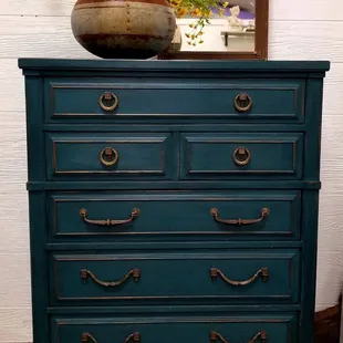 Chest of drawers