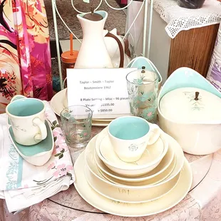Dinnerware Set