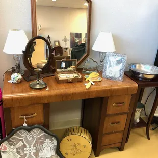 Vintage Furniture and Home Decor Accessories.