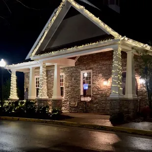 Entry to Vintage Tavern