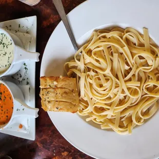 Make your own pasta - vodka sauce, alfredo sauce. Devine!! Really good