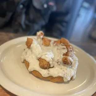 Chicken and waffles with gravy YES!