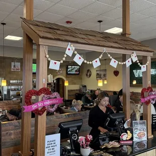 Full house. 10:00 am