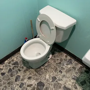 Men&apos;s Restroom (cool floor, huh?)