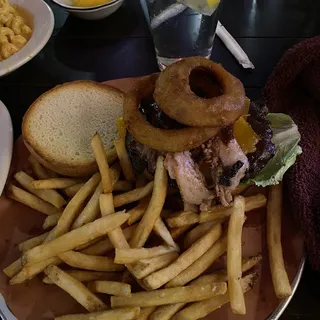 Virgil's BBQ Burger*