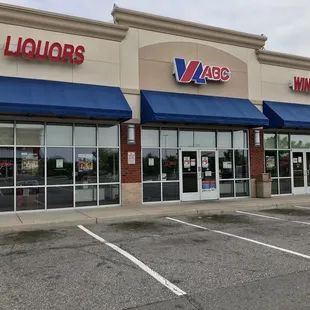 the exterior of a liquor store