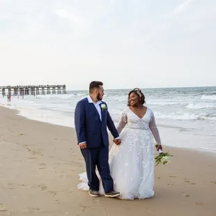 Beach wedding in Sandbridge - Virginia Beach Wedding Chapel - Photography by Victoria