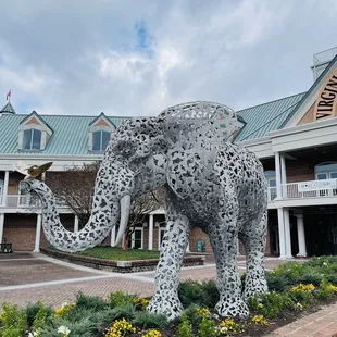 Beautiful elephant sculpture at the entrance
