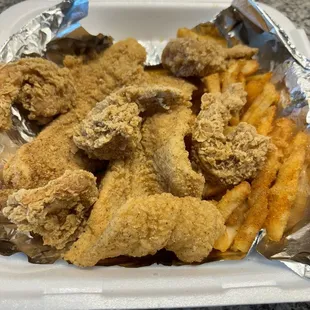 Fried fish, 5 jumbo shrimp, and fries comb $13.99