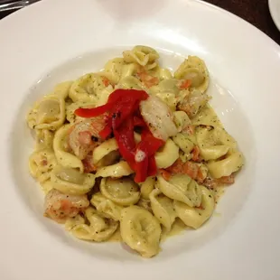 There cheese tortellini and shrimp.