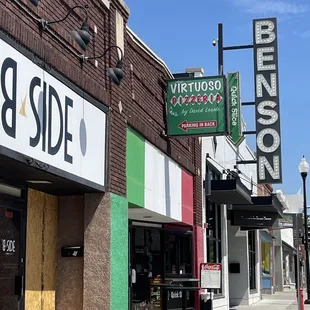 the outside of a restaurant