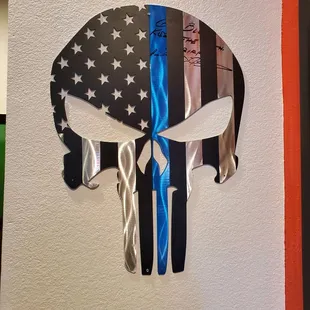 a skull and american flag