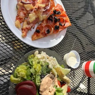 Pizza and salad lunch buffet with a drink!