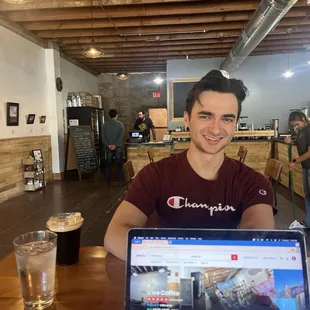 Vise Coffee interior