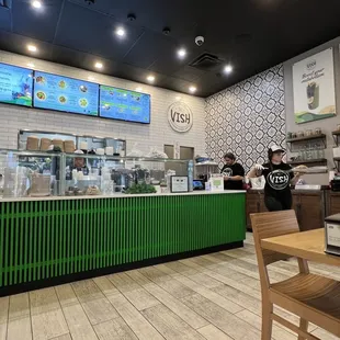 the interior of a fast food restaurant