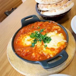 Classic Shakshuka