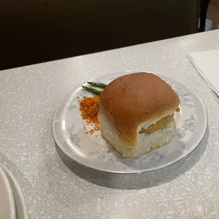 Vada Pav (1 Pc)