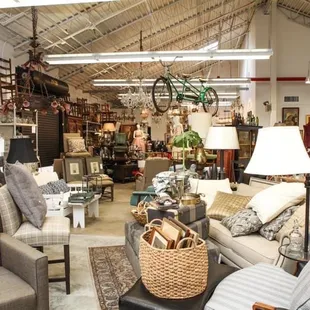 Vision &amp; Vasari Antiques showroom