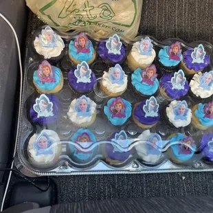 Custom &quot;Frozen&quot; cupcake order - $19.99 for 2 dozen