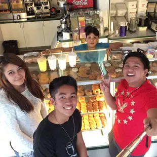 Super cool store owner. Super cool donuts. Super cool boba. Vista Donuts all the way. I accept no substitutes.