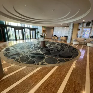 Lobby area outside restaurant