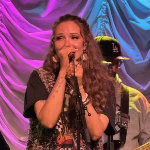 Maddison Ryan Ward performing