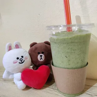 Super Green Smoothie has spinach, kale, avocado, milk, honey, and banana ... Yummy!