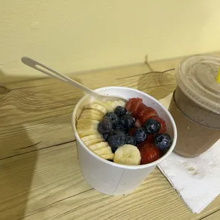 Açaí bowl with iced coffee