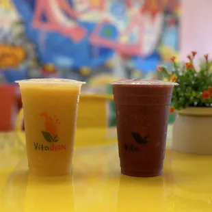 Mix berries and mango pineapple smoothie