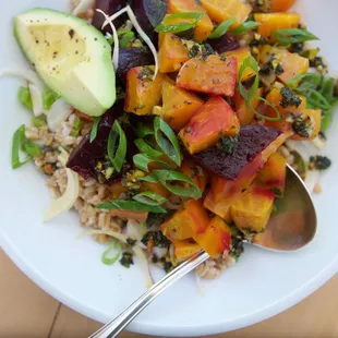 Beet salad with farro + avocado