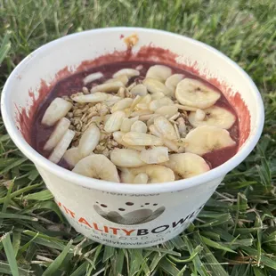 Nutty bowl (almond banana PB w/ granola)
