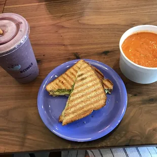 Tropical paradise smoothie, veggie panini, tomato basil soup