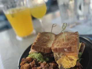 Waves Bar & Kitchen