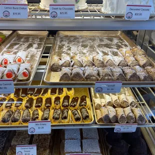 The reason ...the Mini Cannoli