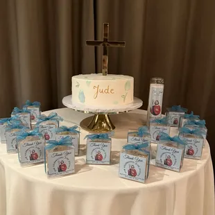 Cannoli cake