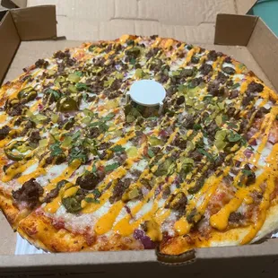 Jalapeño burger pizza