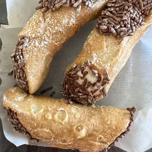 Cannolis $5