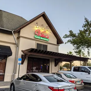 the outside of the restaurant