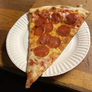 Pepperoni pizza slice