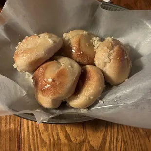 Garlic knots