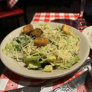 Caesar salad (lettuce didn&apos;t taste clean)