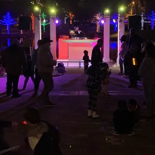 DJ, but no Christmas music