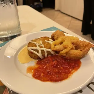 Great Hors d'oeuvres. Their homemade marinara sauce is fabulous!!  (10/16/2021)