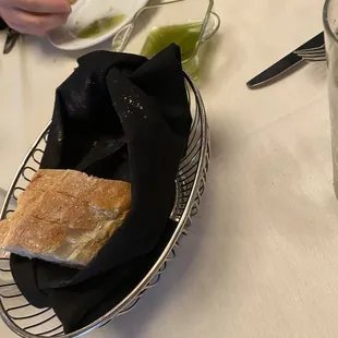 Complementary bread with pesto sauce