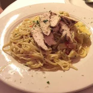 Artichoke hearts with linguine and chicken